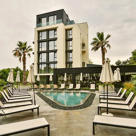 Sea Flats With Pool In Azur 아파트
