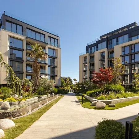 Sea Flats With Pool In Azur Святые Константин и Елена