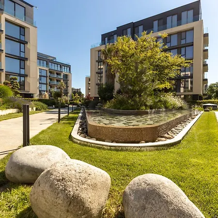 Апартаменты Sea Flats With Pool In Azur Святые Константин и Елена