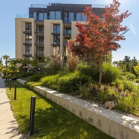 Sea Flats With Pool In Azur Апартаменты Святые Константин и Елена